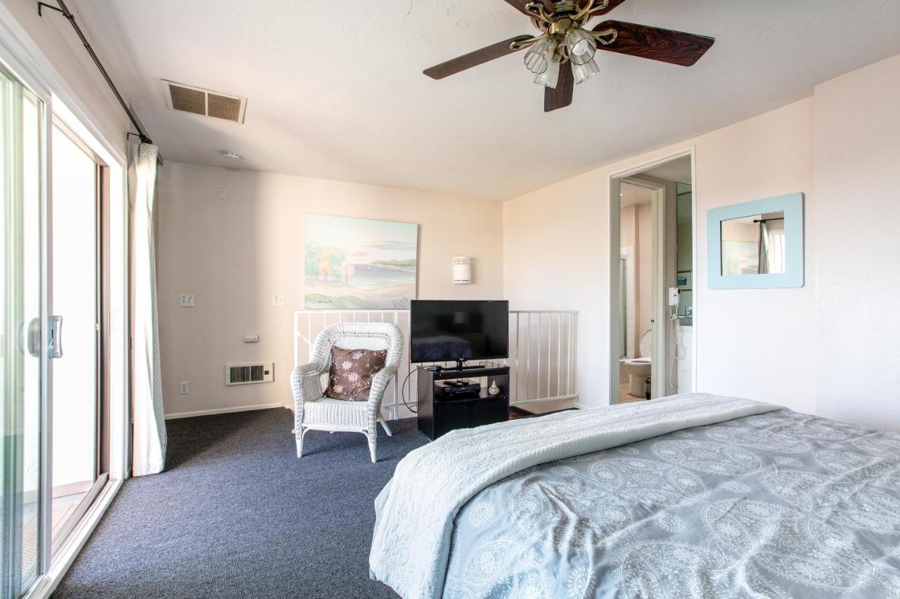 3 Bedroom! - Complex Is On The Beach With Huge Pool Oceanside Eksteriør billede